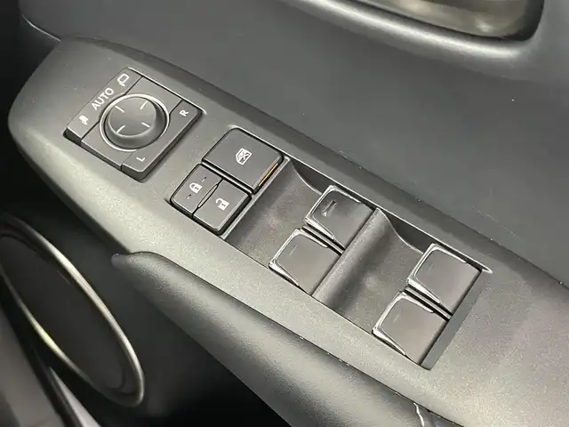 レクサス ＮＸ 300 Fスポーツ 埼玉県 2018(平30)年 2.4万km ホワイトノーヴァガラスフレーク サンルーフ　純正１０．３インチナビ　バックカメラ　黒革シート　レーダークルーズ　ビルトインＥＴＣ２．０　シートヒーター　ベンチレーション　ステアリングヒーター　メモリシート　パワーバックドア　ＬＥＤ