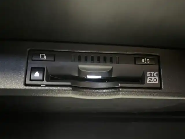 レクサス ＮＸ 300 Fスポーツ 埼玉県 2018(平30)年 2.4万km ホワイトノーヴァガラスフレーク サンルーフ　純正１０．３インチナビ　バックカメラ　黒革シート　レーダークルーズ　ビルトインＥＴＣ２．０　シートヒーター　ベンチレーション　ステアリングヒーター　メモリシート　パワーバックドア　ＬＥＤ