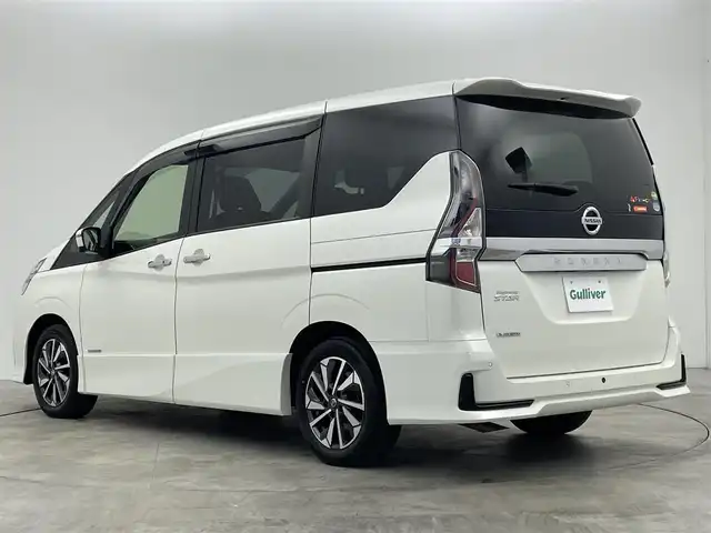 日産 セレナ ハイウェイスター V 群馬県 2020(令2)年 6.4万km ブリリアントホワイトパール フリップダウンモニター　純正９型ナビ　アラウンドビューモニター　プロパイロット　両側パワースライドドア　ＬＥＤ　ＡＨＢ　純正１６インチＡＷ　ステアリングリモコン　デジタルインナーミラー　ＥＴＣ　禁煙車