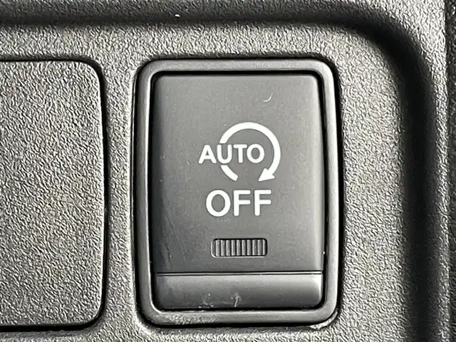 日産 セレナ ハイウェイスター V 群馬県 2020(令2)年 6.4万km ブリリアントホワイトパール フリップダウンモニター　純正９型ナビ　アラウンドビューモニター　プロパイロット　両側パワースライドドア　ＬＥＤ　ＡＨＢ　純正１６インチＡＷ　ステアリングリモコン　デジタルインナーミラー　ＥＴＣ　禁煙車