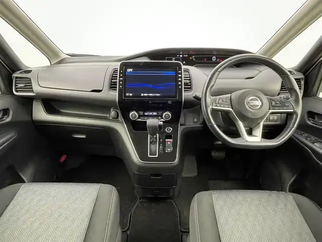 日産 セレナ ハイウェイスター V 群馬県 2020(令2)年 6.4万km ブリリアントホワイトパール フリップダウンモニター　純正９型ナビ　アラウンドビューモニター　プロパイロット　両側パワースライドドア　ＬＥＤ　ＡＨＢ　純正１６インチＡＷ　ステアリングリモコン　デジタルインナーミラー　ＥＴＣ　禁煙車