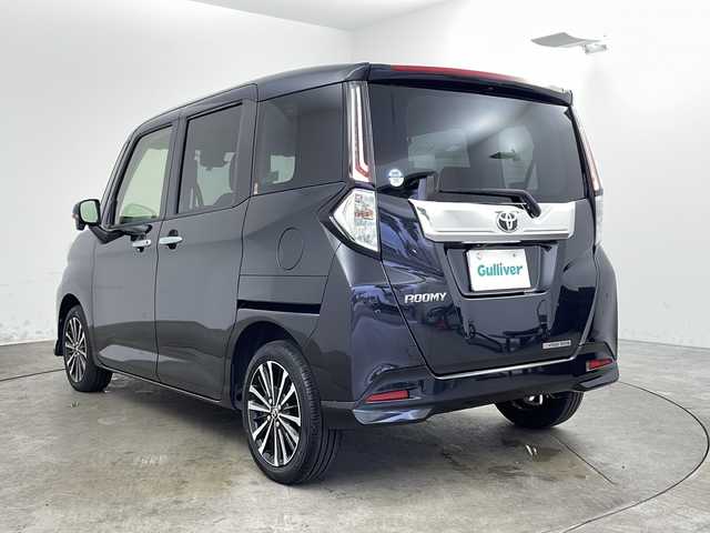 トヨタ ルーミー カスタムG－T 兵庫県 2022(令4)年 0.4万km ブラックマイカメタリック ・ワンオーナー/・純正ナビ/CD/DVD/BT/USB/SD/TV/・全方位カメラ/・プリクラッシュセーフティ/・レーンディパーチャーアラート/・レーダークルーズコントロール/・クリアランスソナー/・オートマチックハイビーム/・アイドリングストップ/・ビークルスタビリティコントロール/・LEDヘッドライト/・オートライト/・フォグランプ/・両側パワースライドドア/・ウェルカムパワースライドドア/・ステアリングリモコン/・前席シートヒーター/・前後ドライブレコーダー/・ビルトインETC/・純正フロアマット/・純正15インチアルミホイール/・革調シートカバー/・電動格納ミラー/・ウィンカーミラー/・スマートキー/・スペアキー/・プッシュスタート