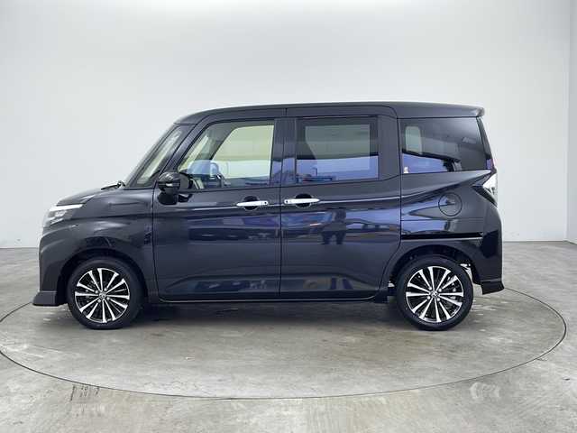 トヨタ ルーミー カスタムG－T 兵庫県 2022(令4)年 0.4万km ブラックマイカメタリック ・ワンオーナー/・純正ナビ/CD/DVD/BT/USB/SD/TV/・全方位カメラ/・プリクラッシュセーフティ/・レーンディパーチャーアラート/・レーダークルーズコントロール/・クリアランスソナー/・オートマチックハイビーム/・アイドリングストップ/・ビークルスタビリティコントロール/・LEDヘッドライト/・オートライト/・フォグランプ/・両側パワースライドドア/・ウェルカムパワースライドドア/・ステアリングリモコン/・前席シートヒーター/・前後ドライブレコーダー/・ビルトインETC/・純正フロアマット/・純正15インチアルミホイール/・革調シートカバー/・電動格納ミラー/・ウィンカーミラー/・スマートキー/・スペアキー/・プッシュスタート