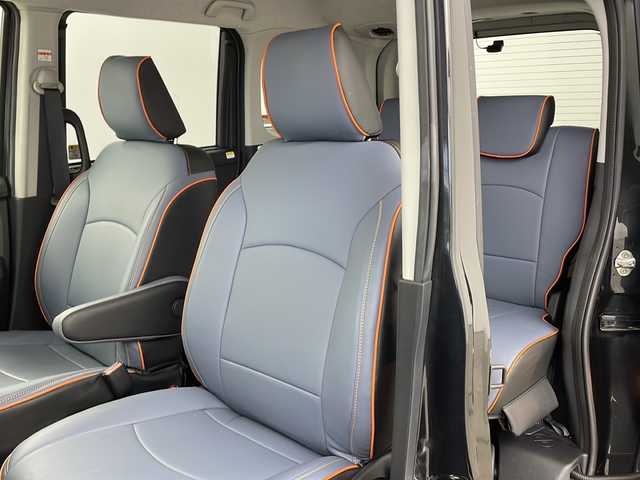 トヨタ ルーミー カスタムG－T 兵庫県 2022(令4)年 0.4万km ブラックマイカメタリック ・ワンオーナー/・純正ナビ/CD/DVD/BT/USB/SD/TV/・全方位カメラ/・プリクラッシュセーフティ/・レーンディパーチャーアラート/・レーダークルーズコントロール/・クリアランスソナー/・オートマチックハイビーム/・アイドリングストップ/・ビークルスタビリティコントロール/・LEDヘッドライト/・オートライト/・フォグランプ/・両側パワースライドドア/・ウェルカムパワースライドドア/・ステアリングリモコン/・前席シートヒーター/・前後ドライブレコーダー/・ビルトインETC/・純正フロアマット/・純正15インチアルミホイール/・革調シートカバー/・電動格納ミラー/・ウィンカーミラー/・スマートキー/・スペアキー/・プッシュスタート