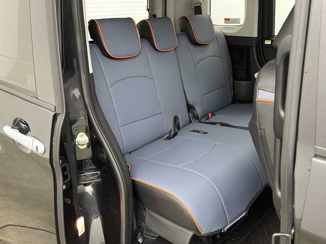 トヨタ ルーミー カスタムG－T 兵庫県 2022(令4)年 0.4万km ブラックマイカメタリック ・ワンオーナー/・純正ナビ/CD/DVD/BT/USB/SD/TV/・全方位カメラ/・プリクラッシュセーフティ/・レーンディパーチャーアラート/・レーダークルーズコントロール/・クリアランスソナー/・オートマチックハイビーム/・アイドリングストップ/・ビークルスタビリティコントロール/・LEDヘッドライト/・オートライト/・フォグランプ/・両側パワースライドドア/・ウェルカムパワースライドドア/・ステアリングリモコン/・前席シートヒーター/・前後ドライブレコーダー/・ビルトインETC/・純正フロアマット/・純正15インチアルミホイール/・革調シートカバー/・電動格納ミラー/・ウィンカーミラー/・スマートキー/・スペアキー/・プッシュスタート