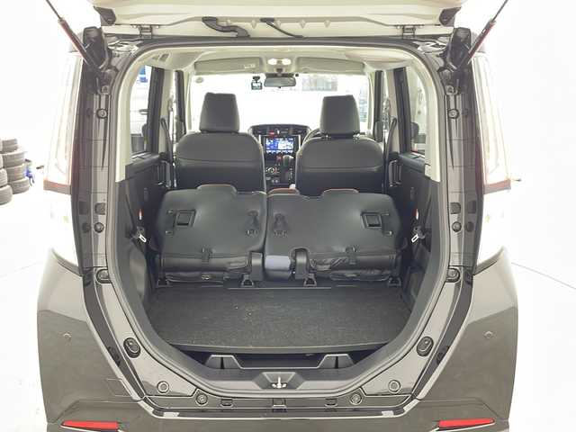 トヨタ ルーミー カスタムG－T 兵庫県 2022(令4)年 0.4万km ブラックマイカメタリック ・ワンオーナー/・純正ナビ/CD/DVD/BT/USB/SD/TV/・全方位カメラ/・プリクラッシュセーフティ/・レーンディパーチャーアラート/・レーダークルーズコントロール/・クリアランスソナー/・オートマチックハイビーム/・アイドリングストップ/・ビークルスタビリティコントロール/・LEDヘッドライト/・オートライト/・フォグランプ/・両側パワースライドドア/・ウェルカムパワースライドドア/・ステアリングリモコン/・前席シートヒーター/・前後ドライブレコーダー/・ビルトインETC/・純正フロアマット/・純正15インチアルミホイール/・革調シートカバー/・電動格納ミラー/・ウィンカーミラー/・スマートキー/・スペアキー/・プッシュスタート