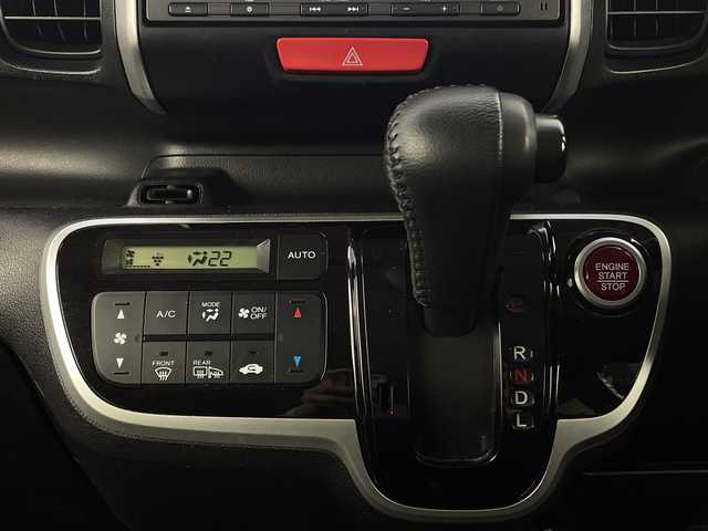 ホンダ Ｎ ＢＯＸ G SSパッケージ 新潟県 2017(平29)年 9.2万km ルナシルバーM 【４ＷＤ】/純正ナビ/バックモニター/両側パワースライド/シートヒーター/スマートキー/スペアキー