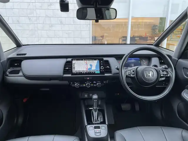 ホンダ フィット e:HEVリュクス 宮崎県 2023(令5)年 2.4万km ミッドナイトブルービームM ワンオーナー/純正ナビ/(AM.FM.Bluetooth.USB)/アラウンドビューモニター/ドライブレコーダー/ETC2.0/レーダークルーズコントロール/シートヒーター/ハンドルヒーター/オートライト/電格ミラー/パワーステアリング/スマートキー/スペアキー/衝突軽減ブレーキ/横滑り防止機能/レーンキープアシスト