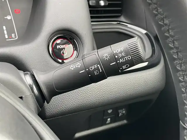 ホンダ フィット e:HEVリュクス 宮崎県 2023(令5)年 2.4万km ミッドナイトブルービームM ワンオーナー/純正ナビ/(AM.FM.Bluetooth.USB)/アラウンドビューモニター/ドライブレコーダー/ETC2.0/レーダークルーズコントロール/シートヒーター/ハンドルヒーター/オートライト/電格ミラー/パワーステアリング/スマートキー/スペアキー/衝突軽減ブレーキ/横滑り防止機能/レーンキープアシスト