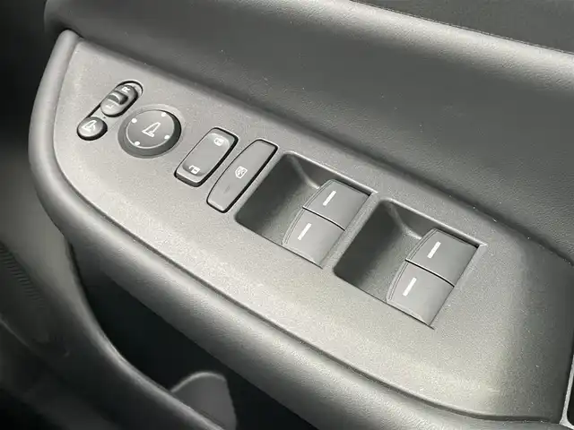 ホンダ フィット e:HEVリュクス 宮崎県 2023(令5)年 2.4万km ミッドナイトブルービームM ワンオーナー/純正ナビ/(AM.FM.Bluetooth.USB)/アラウンドビューモニター/ドライブレコーダー/ETC2.0/レーダークルーズコントロール/シートヒーター/ハンドルヒーター/オートライト/電格ミラー/パワーステアリング/スマートキー/スペアキー/衝突軽減ブレーキ/横滑り防止機能/レーンキープアシスト