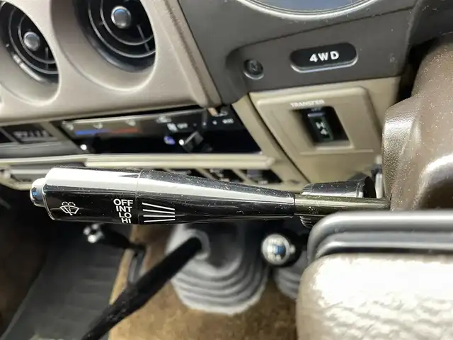 トヨタ ランドクルーザー VX 熊本県 1985(昭60)年 7.7万km 白 サンルーフ　/電動ウインチ/４ＷＤ　/ハイルーフ　/純正ラジオ/社外ＥＴＣ　/グリルガード　/ドアバイザー　/パワーウィンドウ　/パワーステアリング　/純正フロアマット　/社外１５インチＡＷ　/保証書　/取扱説明書