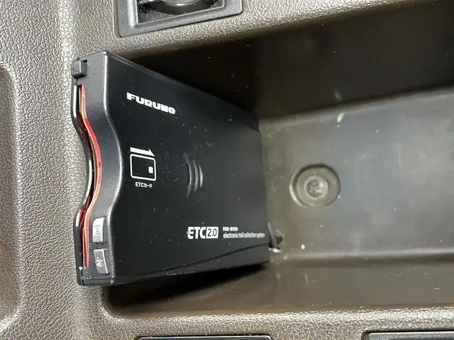 トヨタ ランドクルーザー VX 熊本県 1985(昭60)年 7.7万km 白 サンルーフ　/電動ウインチ/４ＷＤ　/ハイルーフ　/純正ラジオ/社外ＥＴＣ　/グリルガード　/ドアバイザー　/パワーウィンドウ　/パワーステアリング　/純正フロアマット　/社外１５インチＡＷ　/保証書　/取扱説明書