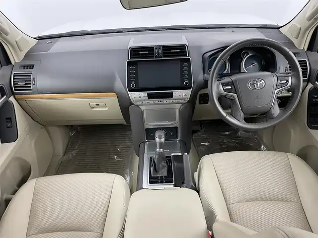 トヨタ ランドクルーザー プラド TX Lパッケージ マットブラED 埼玉県 2023(令5)年 2.6万km ホワイトパールクリスタルシャイン サンルーフ　モデリスタ純正９型ナビ　全方位　シートヒーター　ベンチレーションレーダークルーズコントロール　レーンキープアシスト　オートハイビームパワーシート　三列シートリア席電動格納　ＥＴＣ