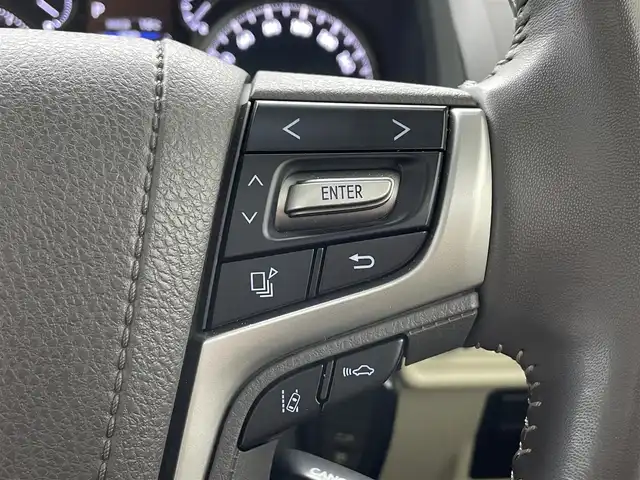 トヨタ ランドクルーザー プラド TX Lパッケージ マットブラED 埼玉県 2023(令5)年 2.6万km ホワイトパールクリスタルシャイン サンルーフ　モデリスタ純正９型ナビ　全方位　シートヒーター　ベンチレーションレーダークルーズコントロール　レーンキープアシスト　オートハイビームパワーシート　三列シートリア席電動格納　ＥＴＣ