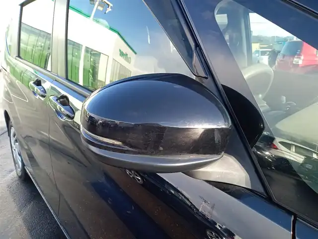 ホンダ フリード G ホンダセンシング 福井県 2020(令2)年 3.6万km クリスタルブラックパール 純正9インチナビ/AM/FM/フルセグ/BT/CD/DVD/バックカメラ/純正後席フリップダウンモニター/両側パワースライドドア/アダプティブクルーズコントロール/衝突被害軽減システム/レーンキープアシスト/横滑り防止装置/盗難防止装置/アイドリングストップ/ビルトインETC/ダブルエアバッグ/純正フロアマット/LEDヘッドライト/純正ホイルキャップ/スマートキー