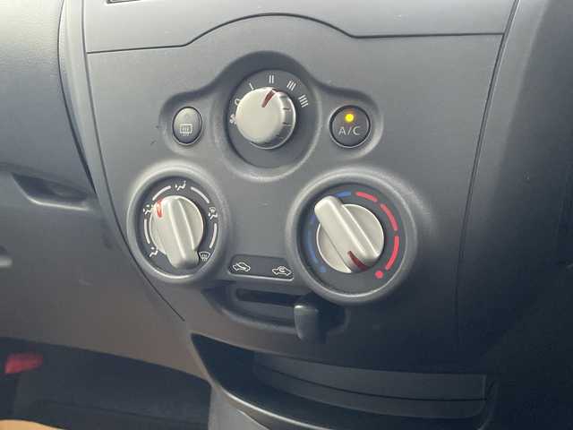 日産 ノート X 新潟県 2018(平30)年 1.2万km ダークメタルグレー 純正SDナビ:MM318D-W/フルセグ/アラウンドビューモニター/インテリジェントルームミラー/エマージェンシーブレーキ/車線逸脱警報/ヒーター付きドアミラー/前後コーナーセンサー/スマートキー/ETC