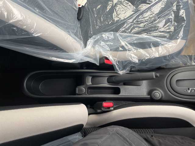 日産 ノート X 新潟県 2018(平30)年 1.2万km ダークメタルグレー 純正SDナビ:MM318D-W/フルセグ/アラウンドビューモニター/インテリジェントルームミラー/エマージェンシーブレーキ/車線逸脱警報/ヒーター付きドアミラー/前後コーナーセンサー/スマートキー/ETC