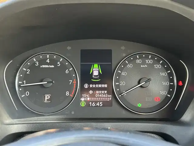 ホンダ ヴェゼル G 東京都 2022(令4)年 1.5万km クリスタルブラックパール ワンオーナー/Honda SENSING/・衝突軽減ブレーキ/・誤発進抑制機能/・路外逸脱抑制機能/・車線維持支援システム/・先行車発進お知らせ機能/・レーダークルーズコントロール/アイドリングストップ/純正ナビ VXU-225VZi/フルセグTV/バックカメラ/ETC/LEDヘッドライト/オートライト/16インチ純正アルミホイール