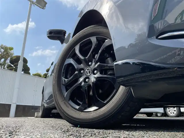 マツダ マツダ２ 15S ブラックトーンED 東京都 2021(令3)年 6.5万km ポリメタルグレーM ワンオーナー/MOP/・ＣＤ／ＤＶＤプレーヤフルセグＴＶ/・３６０°ビューモニター＋フロントパーキングセンサー/・自動防眩ルームミラー/Ｂｌａｃｋ　Ｔｏｎｅ　Ｅｄｉｔｉｏｎ特別装備/・スマート・ブレーキ・サポート/・マツダ・レーダー・クルーズ・コントロール/・レーンキープ・アシスト・システム/・マフラーカッター/・フロントバンパーロアガーニッシュ／リアバンパーロアガーニッシュ/・フロントグリル（カラー：グロスブラック）/・ステアリング／シフトノブ／パーキングブレーキレバー：本革巻/・シャークフィンアンテナ/・純正１６インチアルミホイール（ブラックメタリック塗装）/ヘッドアップディスプレイ/ブラインドスポットモニター/保証書/取扱説明書/スペアキー