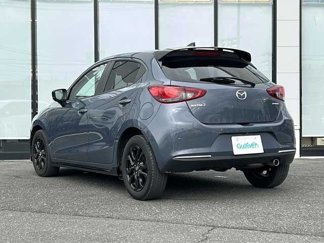マツダ マツダ２ 15S ブラックトーンED 山形県 2021(令3)年 6.5万km ポリメタルグレーM ワンオーナー/ＣＤ／ＤＶＤプレーヤフルセグＴＶ/３６０°ビューモニター＋フロントパーキングセンサー/自動防眩ルームミラー/Ｂｌａｃｋ　Ｔｏｎｅ　Ｅｄｉｔｉｏｎ特別装備/スマート・ブレーキ・サポート/レーダー・クルーズコントロール/レーンキープ・アシスト・システム/マフラーカッター/フロントバンパーロアガーニッシュ／リアバンパーロアガーニッシュ/フロントグリル（カラー：グロスブラック）/ステアリング／シフトノブ／パーキングブレーキレバー：本革巻/BMS/純正１６インチアルミホイール（ブラックメタリック塗装）/ヘッドアップディスプレイ/ブラインドスポットモニター/保証書/取扱説明書/スペアキー