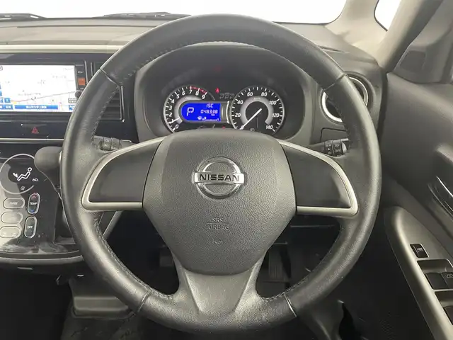日産 デイズ ルークス HWS X Vセレ +SeftyⅡ 埼玉県 2015(平27)年 4.9万km クールシルバー 純正ナビゲーションMC314D-W/（フルセグTV/CD/DVD/Bluetooth/AM/FM/SD）/アラウンドビューカメラ/天井サーキュレーター/片側パワースライドドア /衝突被害軽減システム/後席テーブル/後席ロールサンシェード/ETC/ドライブレコーダー/HIDヘッドライト/スマートキー/プッシュスタート/純正１４インチアルミホイール