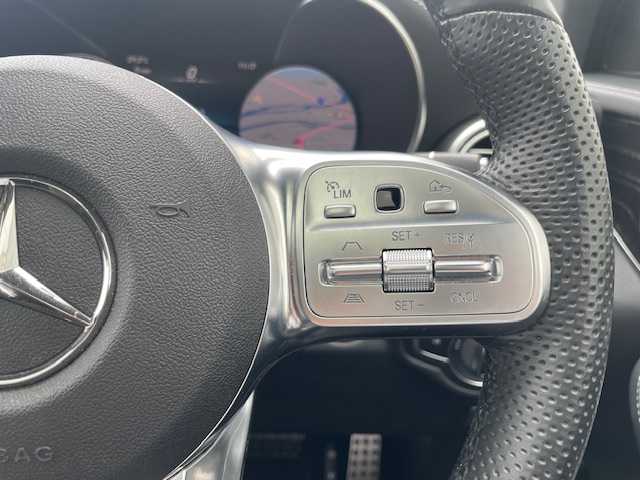 メルセデス・ベンツ ＧＬＣ２２０ d 4マチック クーペ AMGライン 愛知県 2020(令2)年 2.1万km ダイヤモンドホワイト 純正メーカーナビ/AMFM/BT/USB/フルセグ/全方位カメラ/ビルトインETC2.0/サンルーフ/前方ドライブレコーダー/レザーシート/パワーシート/メモリシート/全席シートヒーター/前席エアシート/ACC/アクティブステアリングアシスト/アクティブレーンキープアシスト/HUD/アクティブブレーキアシスト/アテンションアシスト/ＢＳＭ/パワーバックドア/レーダー探知機/パドルシフト/純正フロアマット/純正20インチＡＷ/LEDヘッドライト/保証書/スペアキー