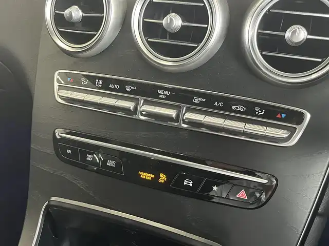 メルセデス・ベンツ ＧＬＣ２２０ d 4マチック クーペ AMGライン 山形県 2020(令2)年 2.1万km ダイヤモンドホワイト 純正メーカーナビ/AMFM/BT/USB/フルセグ/全方位カメラ/ビルトインETC2.0/サンルーフ/前方ドライブレコーダー/レザーシート/パワーシート/メモリシート/全席シートヒーター/前席エアシート/ACC/アクティブステアリングアシスト/アクティブレーンキープアシスト/HUD/アクティブブレーキアシスト/アテンションアシスト/ＢＳＭ/パワーバックドア/レーダー探知機/パドルシフト/純正フロアマット/純正20インチＡＷ/LEDヘッドライト/保証書/スペアキー
