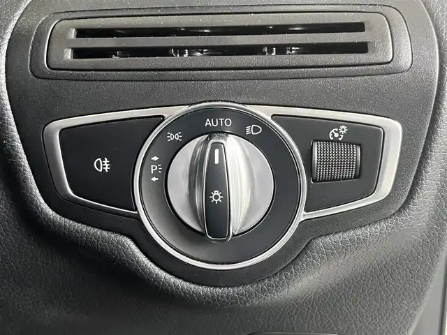 メルセデス・ベンツ ＧＬＣ２２０ d 4マチック クーペ AMGライン 山形県 2020(令2)年 2.1万km ダイヤモンドホワイト 純正メーカーナビ/AMFM/BT/USB/フルセグ/全方位カメラ/ビルトインETC2.0/サンルーフ/前方ドライブレコーダー/レザーシート/パワーシート/メモリシート/全席シートヒーター/前席エアシート/ACC/アクティブステアリングアシスト/アクティブレーンキープアシスト/HUD/アクティブブレーキアシスト/アテンションアシスト/ＢＳＭ/パワーバックドア/レーダー探知機/パドルシフト/純正フロアマット/純正20インチＡＷ/LEDヘッドライト/保証書/スペアキー