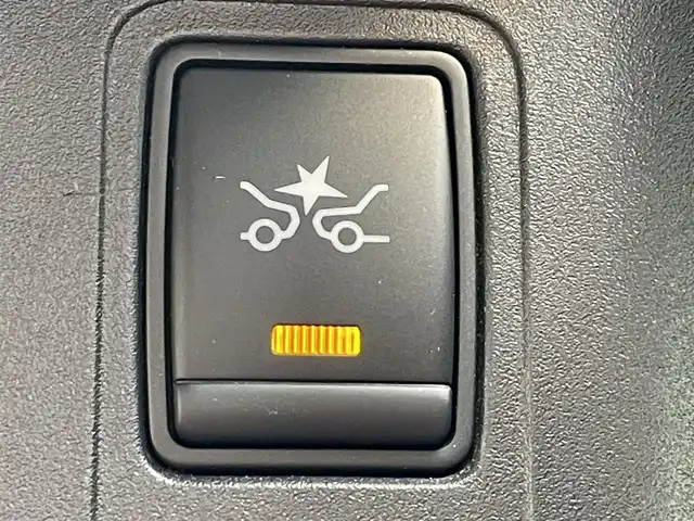 日産 セレナ ハイウェイスター Vセレクション 福岡県 2017(平29)年 2.7万km ブリリアントホワイトパール 純正ナビ（ＭＭ３１７Ｄ－Ｗ）/フルセグTV/CD/DVD/BT/SD/AM/FM/AUX/アラウンドビューモニター/ハンズフリー両側パワースライドドア/ＬＤＷ/クルーズコントロール/パーキングアシスト/ビルトインETC/ＬＥＤヘッドライト/フォグランプ/スマートキー/プッシュスタート/ロールサンシェード/シートバックテーブル/ウォークスルー