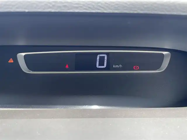 日産 セレナ ハイウェイスター Vセレクション 福岡県 2017(平29)年 2.7万km ブリリアントホワイトパール 純正ナビ（ＭＭ３１７Ｄ－Ｗ）/フルセグTV/CD/DVD/BT/SD/AM/FM/AUX/アラウンドビューモニター/ハンズフリー両側パワースライドドア/ＬＤＷ/クルーズコントロール/パーキングアシスト/ビルトインETC/ＬＥＤヘッドライト/フォグランプ/スマートキー/プッシュスタート/ロールサンシェード/シートバックテーブル/ウォークスルー