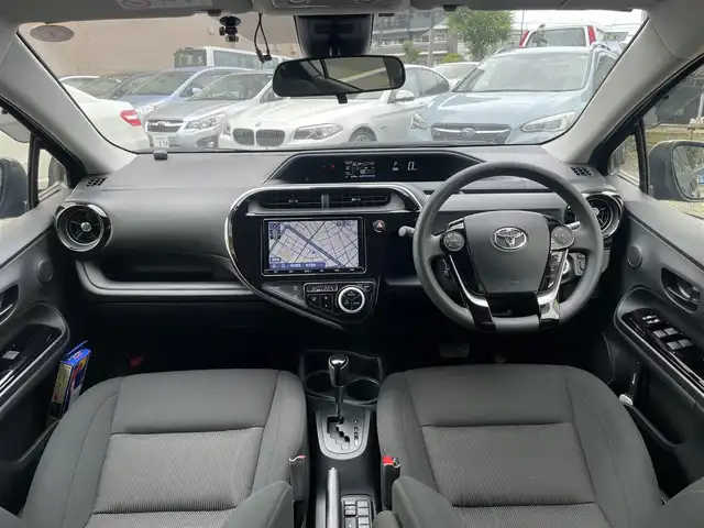 トヨタ アクア S 東京都 2019(平31)年 0.4万km ダークブルーマイカ 登録時走行距離3226km/ワンオーナー/純正メモリナビ/（DVD/フルセグTV/Bluetooth/MSV）/バックカメラ/ビルトインETC2.0/前席シートヒーター/TOYOTA Safety Sense C/・プリクラッシュセーフティ/・レーンディパーチャーアラート/・先行車発進告知機能/・オートマチックハイビーム/スマートキー/純正フロアマット/スペアキー1本/保証書/取扱説明書