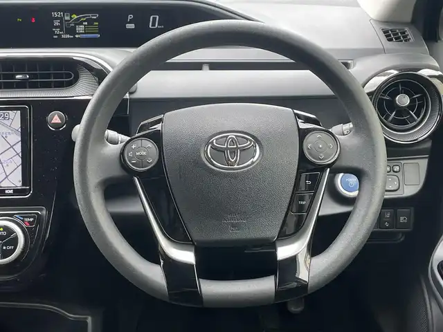 トヨタ アクア S 東京都 2019(平31)年 0.4万km ダークブルーマイカ 登録時走行距離3226km/ワンオーナー/純正メモリナビ/（DVD/フルセグTV/Bluetooth/MSV）/バックカメラ/ビルトインETC2.0/前席シートヒーター/TOYOTA Safety Sense C/・プリクラッシュセーフティ/・レーンディパーチャーアラート/・先行車発進告知機能/・オートマチックハイビーム/スマートキー/純正フロアマット/スペアキー1本/保証書/取扱説明書