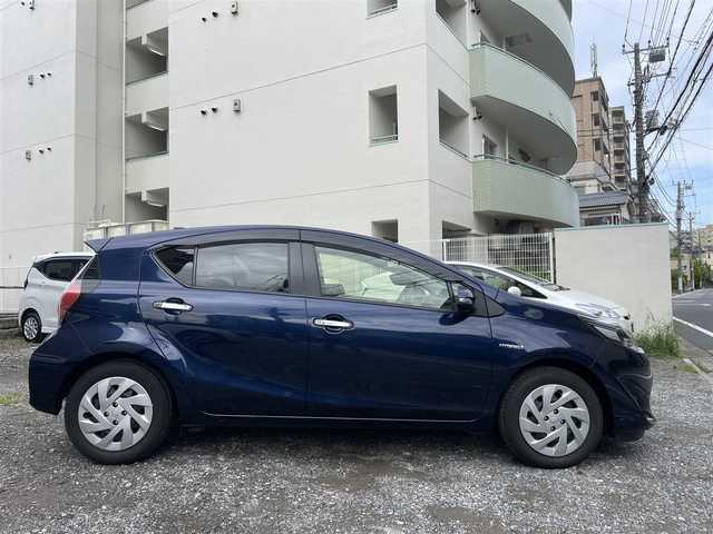 トヨタ アクア S 東京都 2019(平31)年 0.4万km ダークブルーマイカ 登録時走行距離3226km/ワンオーナー/純正メモリナビ/（DVD/フルセグTV/Bluetooth/MSV）/バックカメラ/ビルトインETC2.0/前席シートヒーター/TOYOTA Safety Sense C/・プリクラッシュセーフティ/・レーンディパーチャーアラート/・先行車発進告知機能/・オートマチックハイビーム/スマートキー/純正フロアマット/スペアキー1本/保証書/取扱説明書