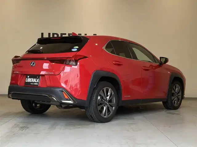 レクサス ＵＸ 250h Fスポーツ 熊本県 2020(令2)年 4.4万km マダーレッド 純正ナビ（CD、Bluetooth、地デジ）/360°カメラ/黒革シート/パワーシート/シートヒーター/パワーバックドア/コーナーセンサー/純正18インチアルミホイール/LEDヘッドライト