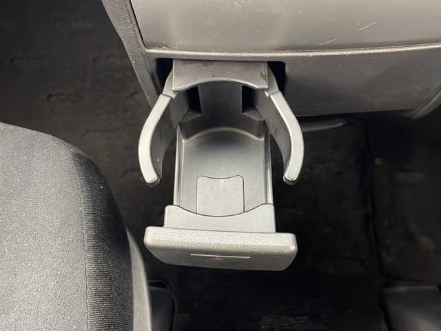 三菱 デリカＤ：５ G－Power package 秋田県 2013(平25)年 8.3万km クールシルバーM/アイガーグレーM 4WD/社外ナビ/(FM/AM/Bluetooth/フルセグTV/CD/DVD)/バックカメラ/両側パワースライドドア/横滑り防止装置/クルーズコントロール/ETC/ドライブレコーダー/フォグランプ/オートライト/革巻きステアリング/スマートキー/スペアキー/電動格納ミラー/社外アルミホイール/純正フロアマット