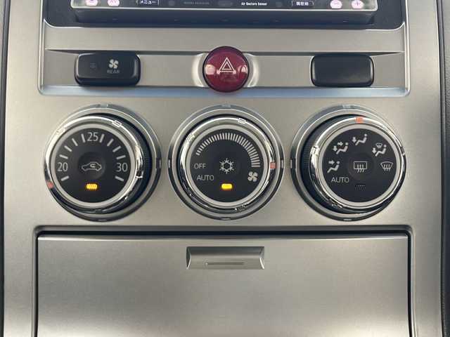 三菱 デリカＤ：５ G－Power package 秋田県 2013(平25)年 8.3万km クールシルバーM/アイガーグレーM 4WD/社外ナビ/(FM/AM/Bluetooth/フルセグTV/CD/DVD)/バックカメラ/両側パワースライドドア/横滑り防止装置/クルーズコントロール/ETC/ドライブレコーダー/フォグランプ/オートライト/革巻きステアリング/スマートキー/スペアキー/電動格納ミラー/社外アルミホイール/純正フロアマット