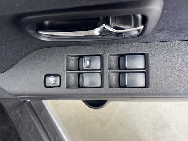 三菱 デリカＤ：５ G－Power package 秋田県 2013(平25)年 8.3万km クールシルバーM/アイガーグレーM 4WD/社外ナビ/(FM/AM/Bluetooth/フルセグTV/CD/DVD)/バックカメラ/両側パワースライドドア/横滑り防止装置/クルーズコントロール/ETC/ドライブレコーダー/フォグランプ/オートライト/革巻きステアリング/スマートキー/スペアキー/電動格納ミラー/社外アルミホイール/純正フロアマット