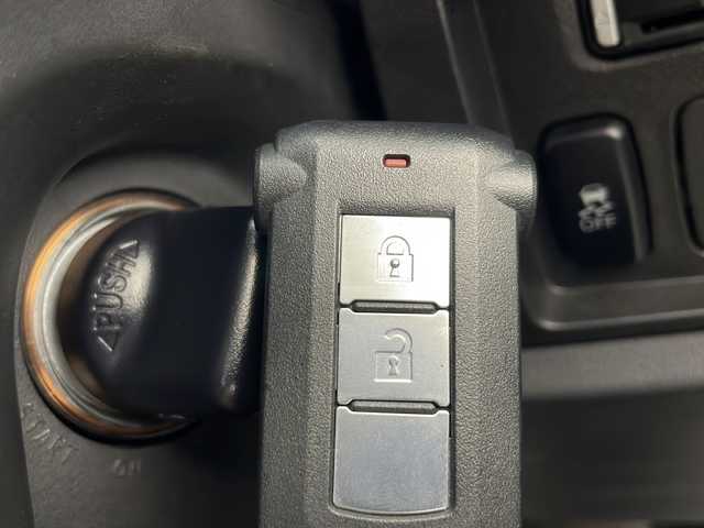 三菱 デリカＤ：５ G－Power package 秋田県 2013(平25)年 8.3万km クールシルバーM/アイガーグレーM 4WD/社外ナビ/(FM/AM/Bluetooth/フルセグTV/CD/DVD)/バックカメラ/両側パワースライドドア/横滑り防止装置/クルーズコントロール/ETC/ドライブレコーダー/フォグランプ/オートライト/革巻きステアリング/スマートキー/スペアキー/電動格納ミラー/社外アルミホイール/純正フロアマット