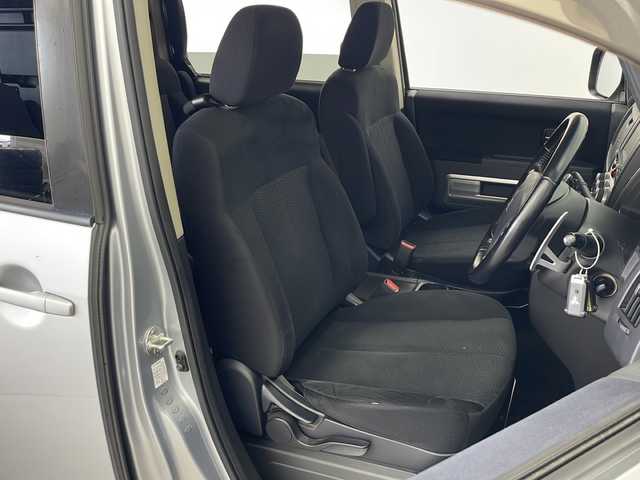 三菱 デリカＤ：５ G－Power package 秋田県 2013(平25)年 8.3万km クールシルバーM/アイガーグレーM 4WD/社外ナビ/(FM/AM/Bluetooth/フルセグTV/CD/DVD)/バックカメラ/両側パワースライドドア/横滑り防止装置/クルーズコントロール/ETC/ドライブレコーダー/フォグランプ/オートライト/革巻きステアリング/スマートキー/スペアキー/電動格納ミラー/社外アルミホイール/純正フロアマット