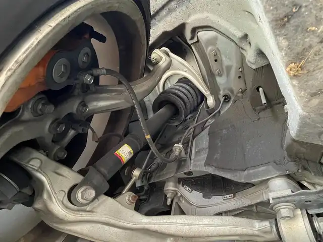 レクサス ＲＣ 200t Fスポーツ 滋賀県 2017(平29)年 4.6万km ホワイトノーヴァガラスフレーク ムーンルーフ/純正ＳＤナビ/(FM/AM/CD/DVD/フルセグ/Bluetooth)/前後ドライブレコーダー/ETC/追従走行有クルーズコントロール/前後コーナーセンサー/ブラインドスポットモニター/運転席・助手席シートヒーター/運転席・助手席シートベンチレーション/電動格納ミラー/アイドリングストップ/革巻きステアリング/ステアリングスイッチ/ステアリングヒーター/パドルシフト/オートライト/LEDヘッドライト/フロントフォグ/フルオートエアコン/プッシュスタート/スマートキー/スペアキー/純正フロアマット/純正ロックナット積込