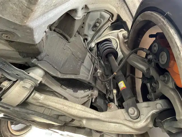 レクサス ＲＣ 200t Fスポーツ 滋賀県 2017(平29)年 4.6万km ホワイトノーヴァガラスフレーク ムーンルーフ/純正ＳＤナビ/(FM/AM/CD/DVD/フルセグ/Bluetooth)/前後ドライブレコーダー/ETC/追従走行有クルーズコントロール/前後コーナーセンサー/ブラインドスポットモニター/運転席・助手席シートヒーター/運転席・助手席シートベンチレーション/電動格納ミラー/アイドリングストップ/革巻きステアリング/ステアリングスイッチ/ステアリングヒーター/パドルシフト/オートライト/LEDヘッドライト/フロントフォグ/フルオートエアコン/プッシュスタート/スマートキー/スペアキー/純正フロアマット/純正ロックナット積込