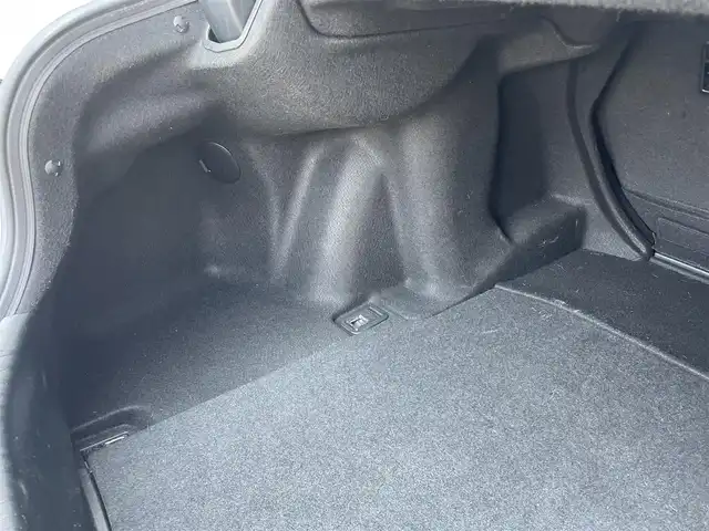 レクサス ＲＣ 200t Fスポーツ 滋賀県 2017(平29)年 4.6万km ホワイトノーヴァガラスフレーク ムーンルーフ/純正ＳＤナビ/(FM/AM/CD/DVD/フルセグ/Bluetooth)/前後ドライブレコーダー/ETC/追従走行有クルーズコントロール/前後コーナーセンサー/ブラインドスポットモニター/運転席・助手席シートヒーター/運転席・助手席シートベンチレーション/電動格納ミラー/アイドリングストップ/革巻きステアリング/ステアリングスイッチ/ステアリングヒーター/パドルシフト/オートライト/LEDヘッドライト/フロントフォグ/フルオートエアコン/プッシュスタート/スマートキー/スペアキー/純正フロアマット/純正ロックナット積込