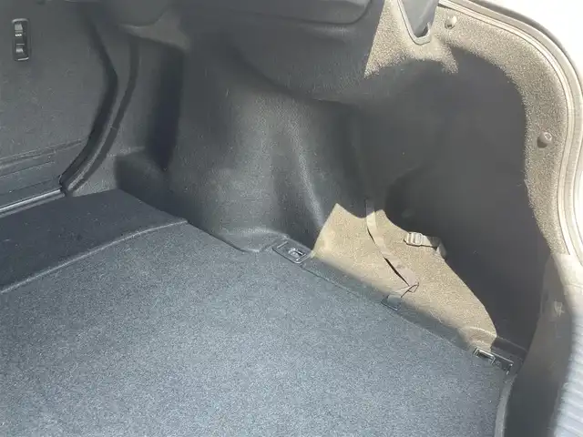 レクサス ＲＣ 200t Fスポーツ 滋賀県 2017(平29)年 4.6万km ホワイトノーヴァガラスフレーク ムーンルーフ/純正ＳＤナビ/(FM/AM/CD/DVD/フルセグ/Bluetooth)/前後ドライブレコーダー/ETC/追従走行有クルーズコントロール/前後コーナーセンサー/ブラインドスポットモニター/運転席・助手席シートヒーター/運転席・助手席シートベンチレーション/電動格納ミラー/アイドリングストップ/革巻きステアリング/ステアリングスイッチ/ステアリングヒーター/パドルシフト/オートライト/LEDヘッドライト/フロントフォグ/フルオートエアコン/プッシュスタート/スマートキー/スペアキー/純正フロアマット/純正ロックナット積込