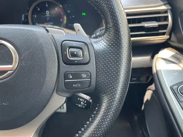 レクサス ＲＣ 200t Fスポーツ 滋賀県 2017(平29)年 4.6万km ホワイトノーヴァガラスフレーク ムーンルーフ/純正ＳＤナビ/(FM/AM/CD/DVD/フルセグ/Bluetooth)/前後ドライブレコーダー/ETC/追従走行有クルーズコントロール/前後コーナーセンサー/ブラインドスポットモニター/運転席・助手席シートヒーター/運転席・助手席シートベンチレーション/電動格納ミラー/アイドリングストップ/革巻きステアリング/ステアリングスイッチ/ステアリングヒーター/パドルシフト/オートライト/LEDヘッドライト/フロントフォグ/フルオートエアコン/プッシュスタート/スマートキー/スペアキー/純正フロアマット/純正ロックナット積込