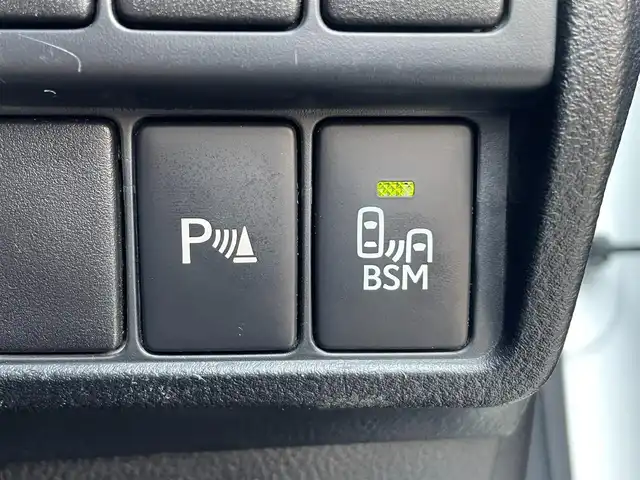 レクサス ＲＣ 200t Fスポーツ 滋賀県 2017(平29)年 4.6万km ホワイトノーヴァガラスフレーク ムーンルーフ/純正ＳＤナビ/(FM/AM/CD/DVD/フルセグ/Bluetooth)/前後ドライブレコーダー/ETC/追従走行有クルーズコントロール/前後コーナーセンサー/ブラインドスポットモニター/運転席・助手席シートヒーター/運転席・助手席シートベンチレーション/電動格納ミラー/アイドリングストップ/革巻きステアリング/ステアリングスイッチ/ステアリングヒーター/パドルシフト/オートライト/LEDヘッドライト/フロントフォグ/フルオートエアコン/プッシュスタート/スマートキー/スペアキー/純正フロアマット/純正ロックナット積込