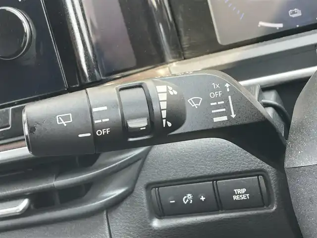 日産 オーラ G レザーエディション 滋賀県 2022(令4)年 2.8万km 黒 純正ナビ/（BT/フルセグ/USB）/全方位カメラ/ビルトインETC2.0/衝突軽減システム/盗難防止装置/追従クルーズコントロール/デジタルインナーミラー/レザーシート/シートヒーター/ステアリングヒーター/ステアリングスイッチ/革巻きステアリング/ブラインドスポットモニター/コーナーセンサー/LEDヘッドライト/オートマチックハイビーム/ドライブレコーダー/純正アルミホイール/スマートキー