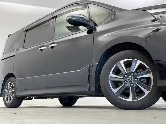 トヨタ ヴォクシー ZS 煌Ⅲ 新潟県 2021(令3)年 6.6万km ブラック 純正メモリナビ/　フルセグTV/Bluetooth/CD/DVD/衝突被害軽減ブレーキ/レーンキープアシスト/前後コーナーセンサー/クルーズコントロール/前後ドライブレコーダー【GL-05AP】/ハーフレザーシート/両側パワースライドドア/バックモニター/ビルトインETC2.0/アイドリングストップ/横滑り防止装置/LEDヘッドライト/オートマチックハイビーム/オートライト/ステアリングスイッチ/禁煙車