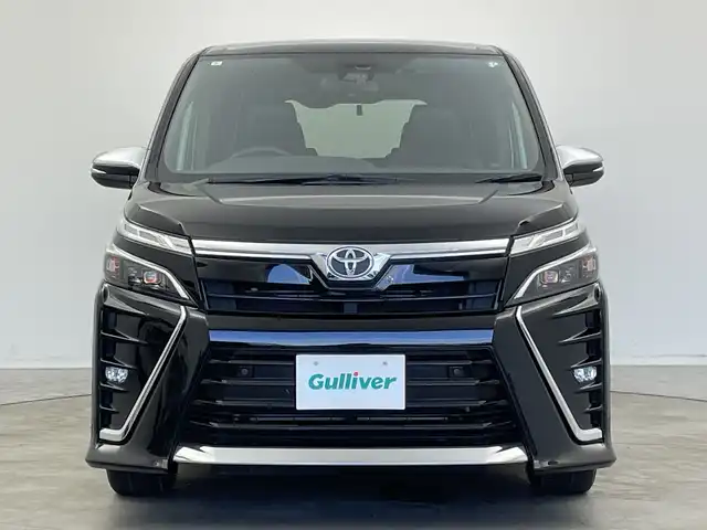トヨタ ヴォクシー ZS 煌Ⅲ 新潟県 2021(令3)年 6.6万km ブラック 純正メモリナビ/　フルセグTV/Bluetooth/CD/DVD/衝突被害軽減ブレーキ/レーンキープアシスト/前後コーナーセンサー/クルーズコントロール/前後ドライブレコーダー【GL-05AP】/ハーフレザーシート/両側パワースライドドア/バックモニター/ビルトインETC2.0/アイドリングストップ/横滑り防止装置/LEDヘッドライト/オートマチックハイビーム/オートライト/ステアリングスイッチ/禁煙車