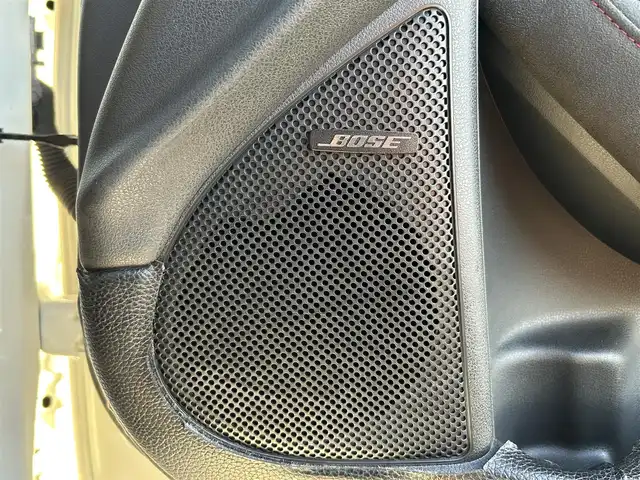 日産 フェアレディ Ｚ ニスモ 福岡県 2019(平31)年 2.3万km ブリリアントホワイトパール NISUMO専用装備/・フロントバンパー/・LEDハイパーディライト/・サイドシルプロテクター/・リアバンパー/・リアスポイラー/・マフラー/・レイズ製19インチAW/・RECARO製スポーツシート/・コンビメーター/・アルカンターラ巻3本スポークステアリング/・YAMAHA製パフォーマンスダンパー（フロント・リア）/・フロアマット/エンジンチューニング/純正赤色キャリパー/BOSEプレミアムサウンド/純正HDDナビ/　（AM/FM/CD/DVD/Bluetooth/フルセグTV）/バックカメラ/横滑り防止装置/パドルシフト/ASSURA製レーダー探知機【AR-333RA】/KENWOOD製前方ドライブレコーダー【DRV-MR740】/ビルトインETC/電格ウインカーミラー/電源ソケット×1/USB端子×1/スペアキー×1/保証書/エンジンチューニング保証書/取扱説明書/ナビ取扱説明書