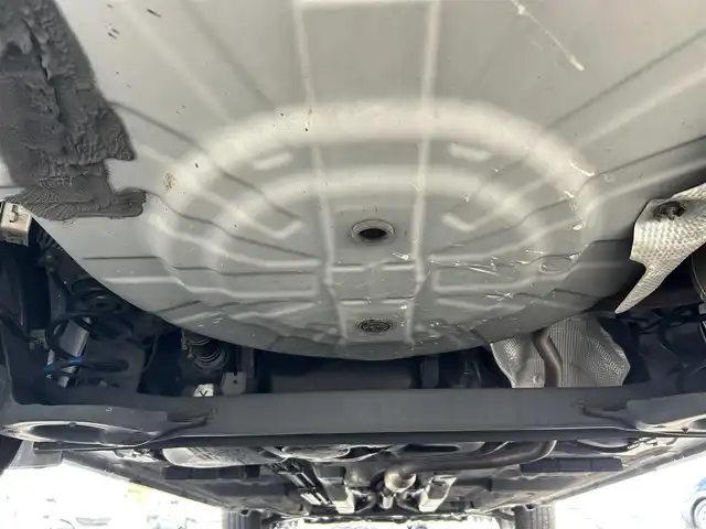 日産 キックス X 大阪府 2020(令2)年 5.1万km ダークブルー プロパイロット/インテリジェントエマージェンシーブレーキ/純正9インチナビ/フルセグTV/DVD/Bluetooth/USB/全周囲カメラ/ビルトインETC/前ドライブレコーダー/前席シートヒーター/プッシュスタート/ステアリングリモコン/LEDオートライト/LEDフォグランプ/純正17インチAW/アイドリングストップ/横滑り防止装置/ハンドルヒーター/ルーフレール/電動格納ミラー/ドアバイザー